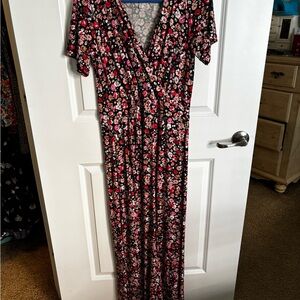 Amazon Women's Floral Maxi Dress - Black and Pink